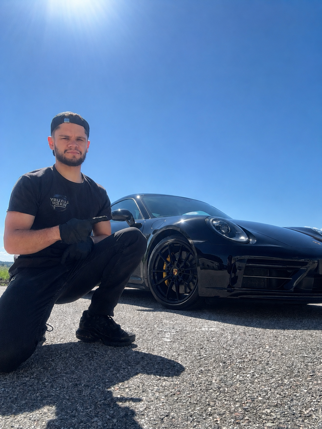 Romain, fondateur de Luxurywash, préparateur esthétique automobile